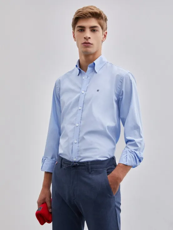 Man's regular fit shirt made from 100% cotton