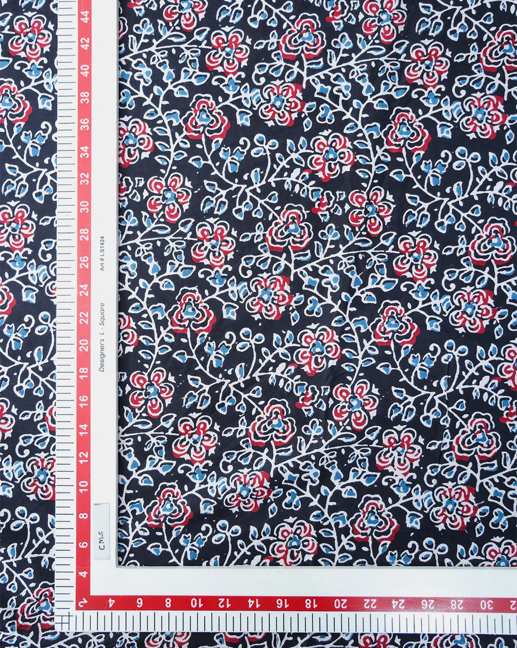 MULTICOLOR FLORAL DESIGN COTTON PRINTED FABRIC