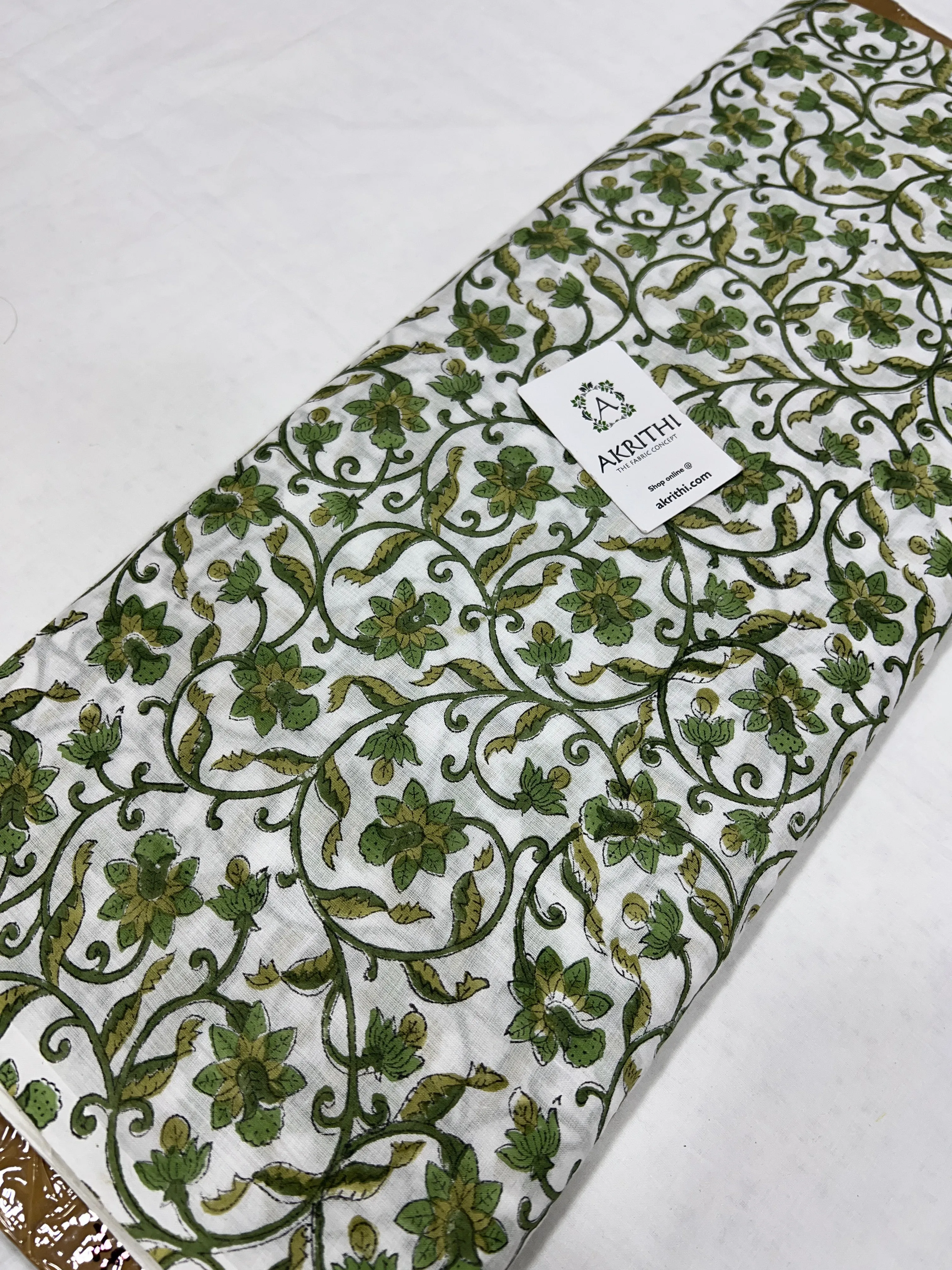 Printed pure mul cotton fabric