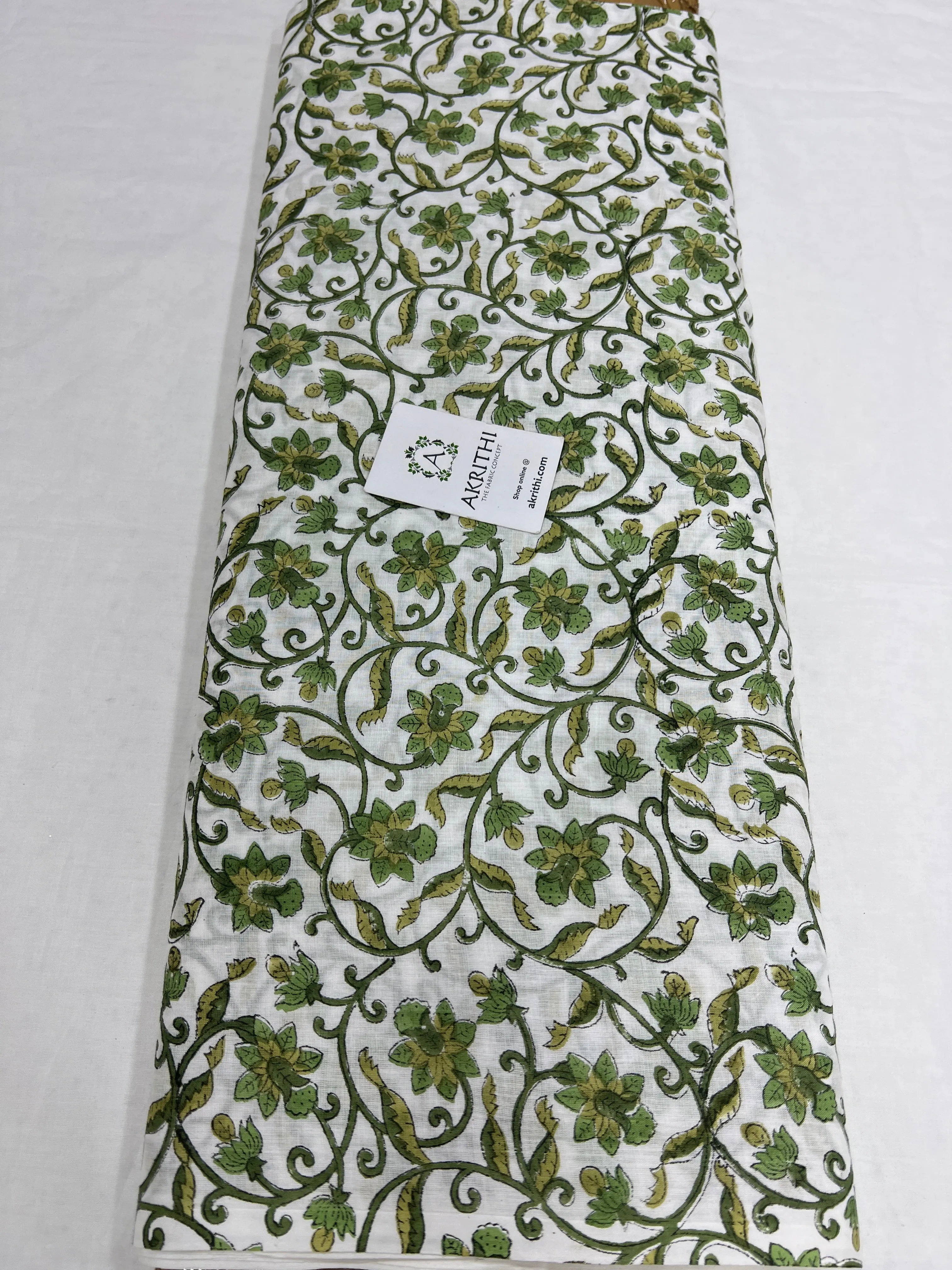 Printed pure mul cotton fabric