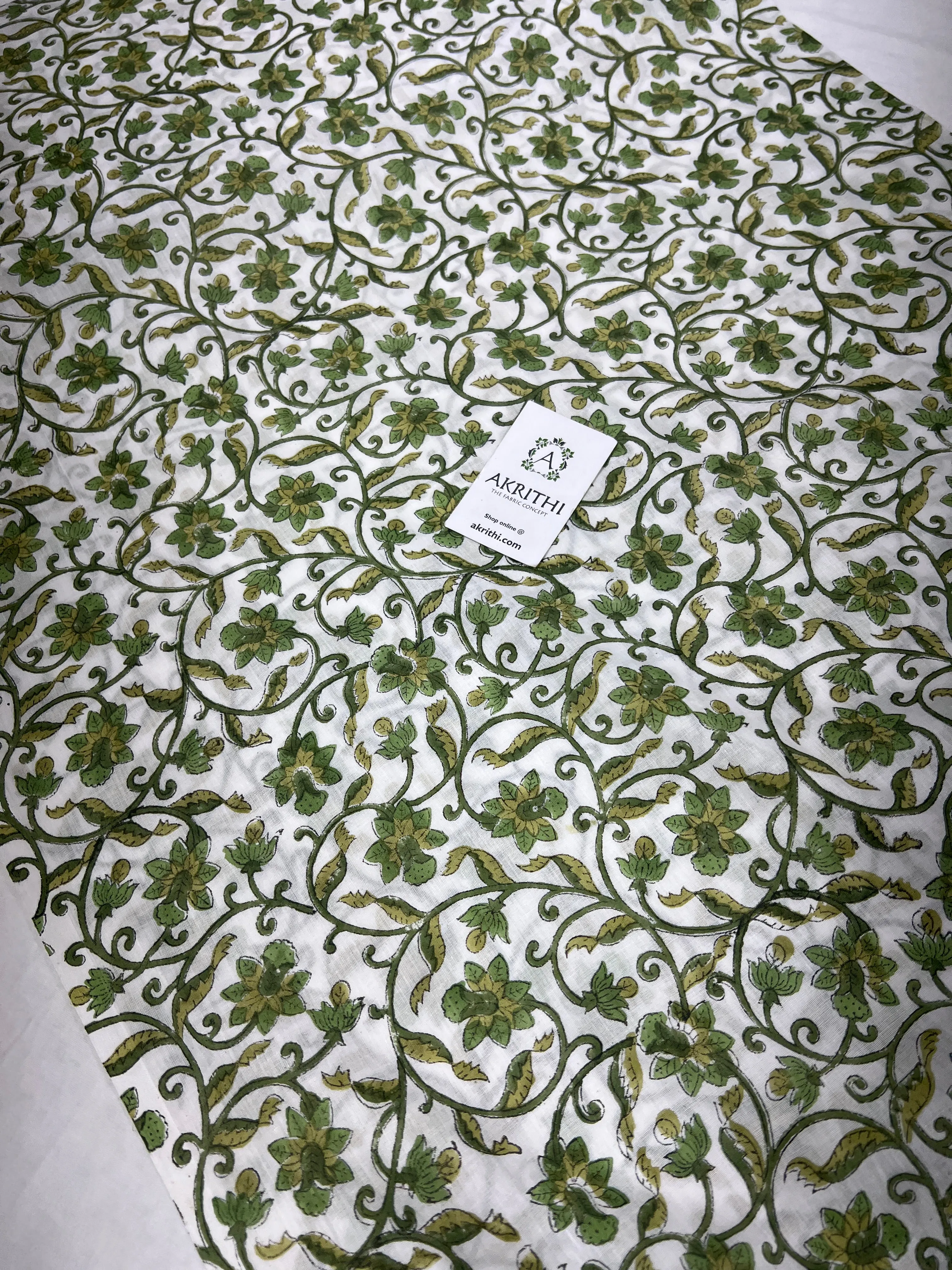 Printed pure mul cotton fabric