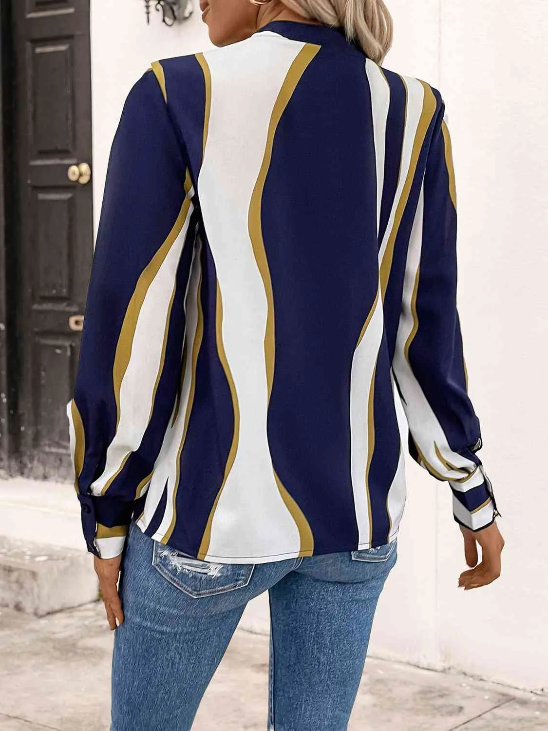 Printed V-Neck Long Sleeve Blouse